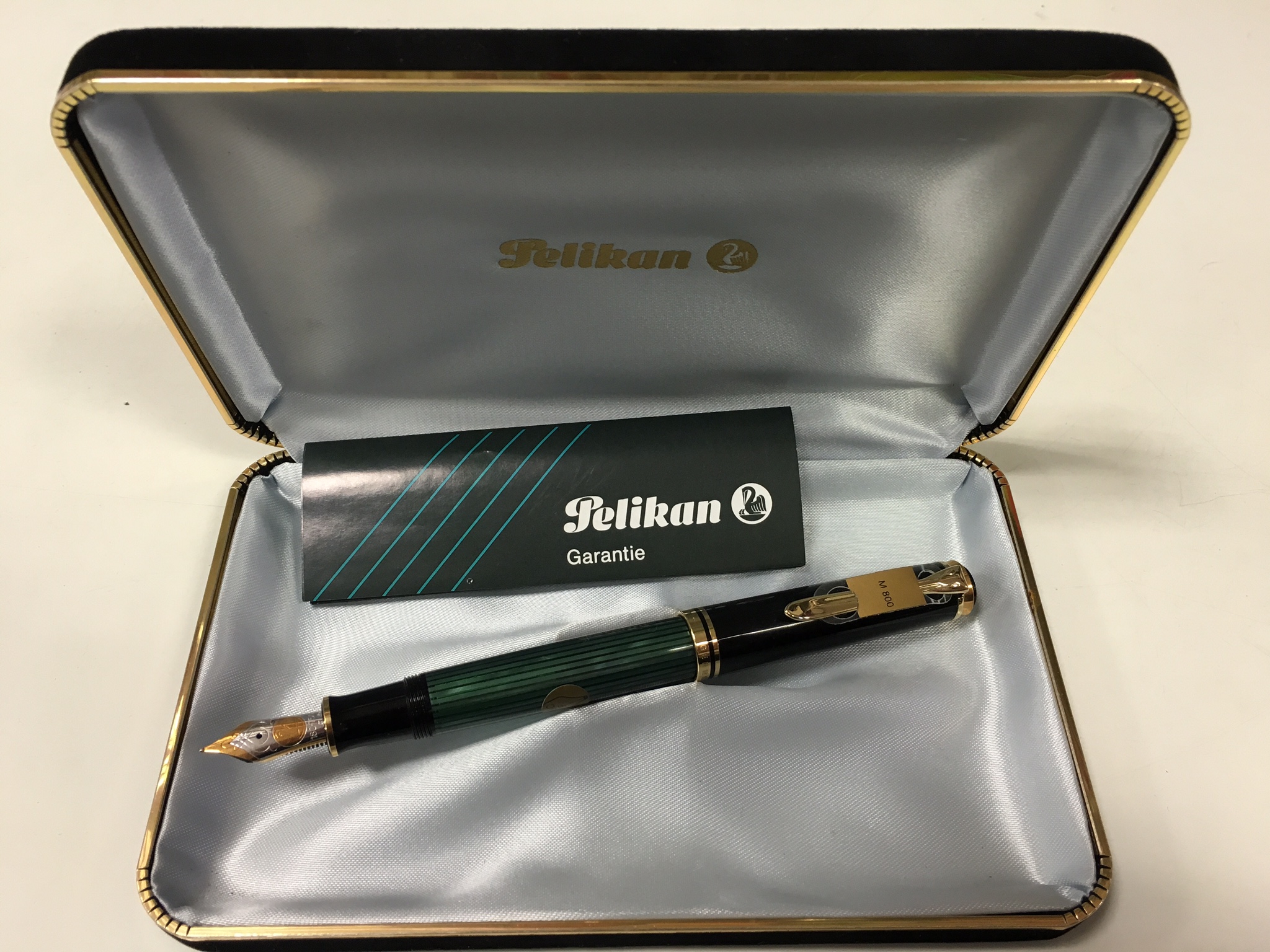 Penna Stilografica Pelikan Souveran M800 Green & Black con pennino in oro -  Cartolibreria Chiozzini Aldo di Cristian